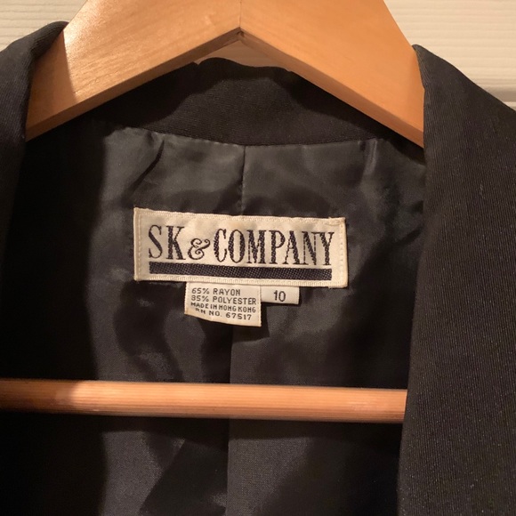 • vintage black blazer gold button • - Picture 7 of 14